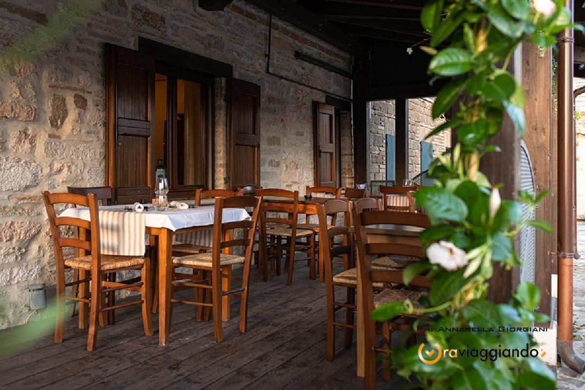 Locanda Del Castello Frontone Экстерьер фото